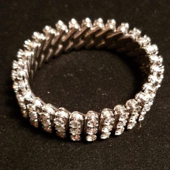 Vintage Mid Century British Hong Kong Rhinestone Accordion Stretch Bracelet - Picture 9 of 13